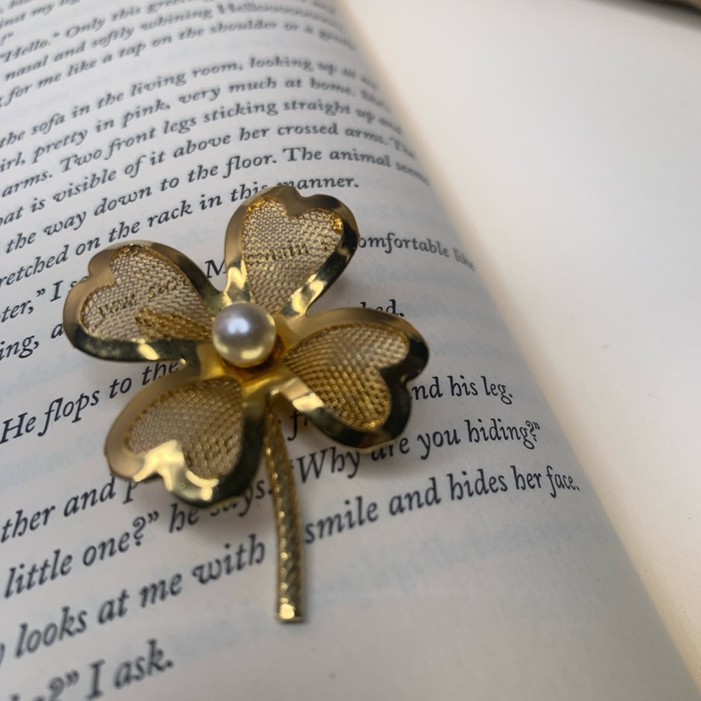 Elegant Gold Clover Brooch with Pearl Accent